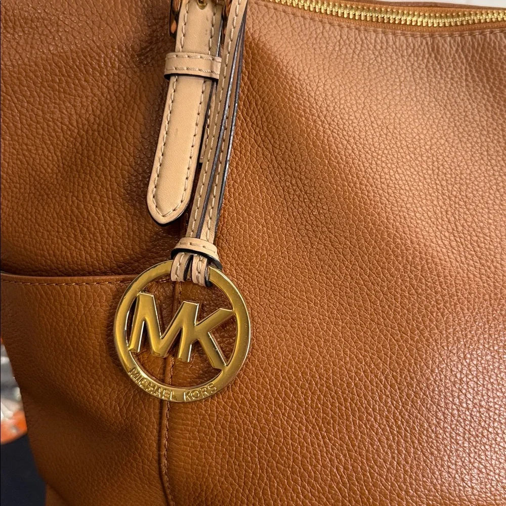 Michael Kors Tan Jet Set Leather Tote - Picture 2 of 11